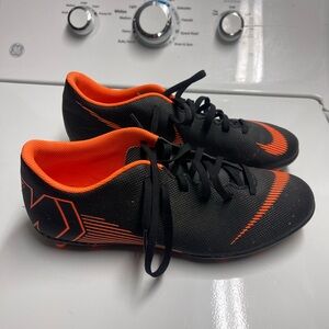 Nike Mercurial Engineered for Speed Mens Soccer Cleats 
Size US 9